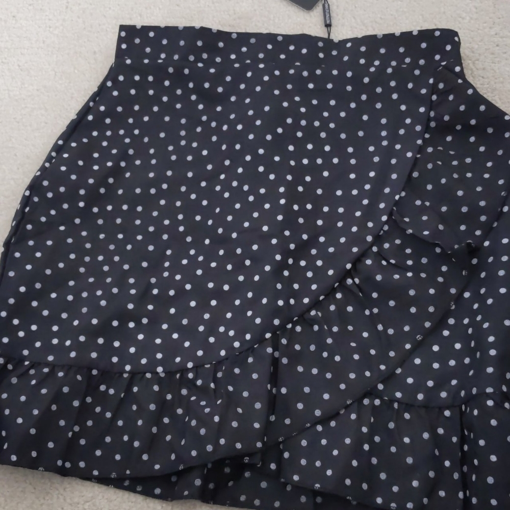 Pretty little thing wrap skirt